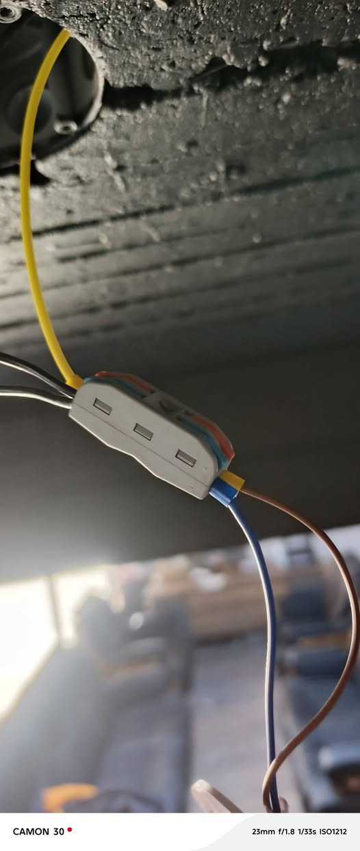 سلام عليكم كادر كهربائين متفرغين للعمل وملتزمين ***********
