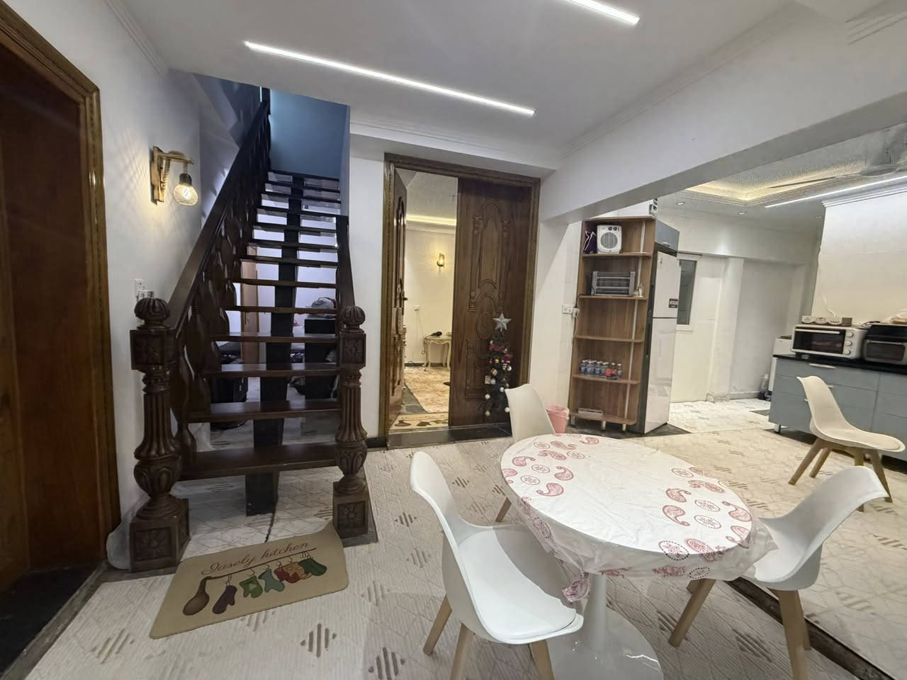 ✅هل تبحث عن واجهه مميزة اليك العرض يعتبر العرض الوحيد والنادر بهذا المميزات
🛑بيت للبيع 

🟢عقارات زيونة

🟢محله 718

✅مقابل البيت لا توجد منازل

✅شارع عريض

✅المساحه  157m
✅واجهه 14m
✅نزال 11.20

✅البيت ترميم ، حديث، درجه اولى ديكورات داخليه خارجيه 

✅اربع غرف نوم كبيرة
✅استقبال كبير
✅خدمات عدد 2
✅كراج حديقة
✅صاله عدد 2
✅مطابخ عدد 2
السعر عند الاتصال

🛑تشجير، 10م 
التفاصيل اكثر يرجى الاتصال على الرقم

📞***********

📞***********
