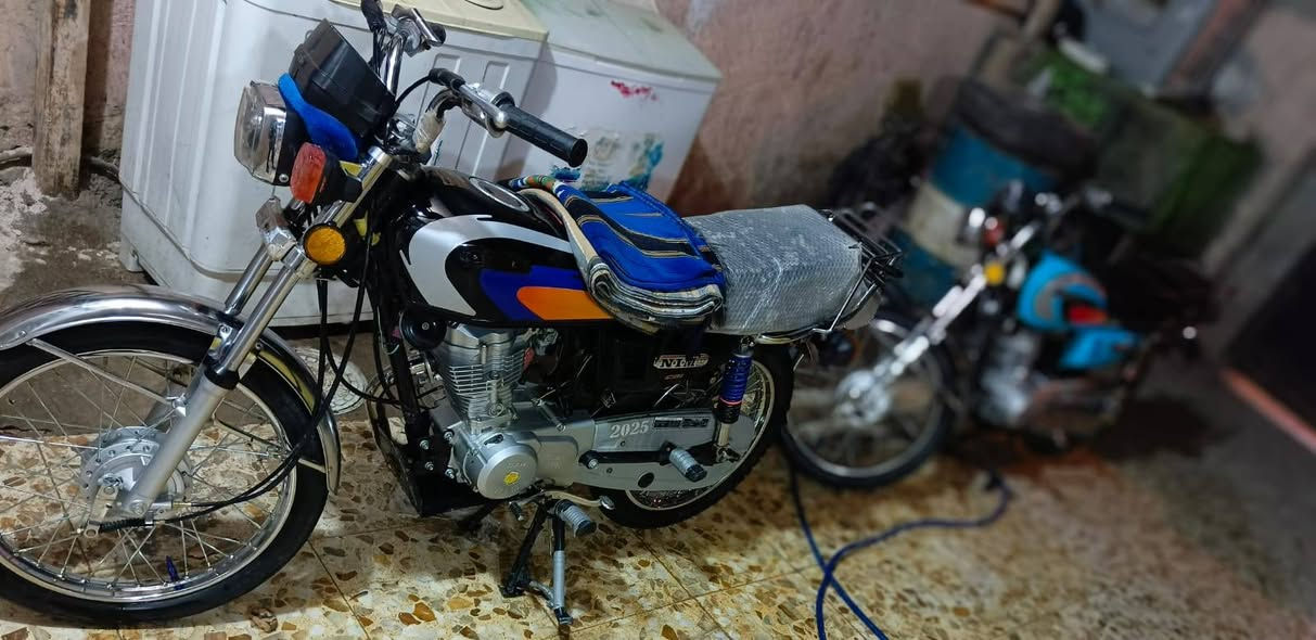 السلام عليكم .
دراجه اربعه كير شبه شلامجه موديل 2025 طالعه ب 2026 غراضه كله من احمد شهاب دراجه شلعه ومعدل أوراق سكنر تجي تفحص وشوف احله من الصورة السعر ( 725 وبيه مجال ) وهذا رقمي للاستفسار /***********
