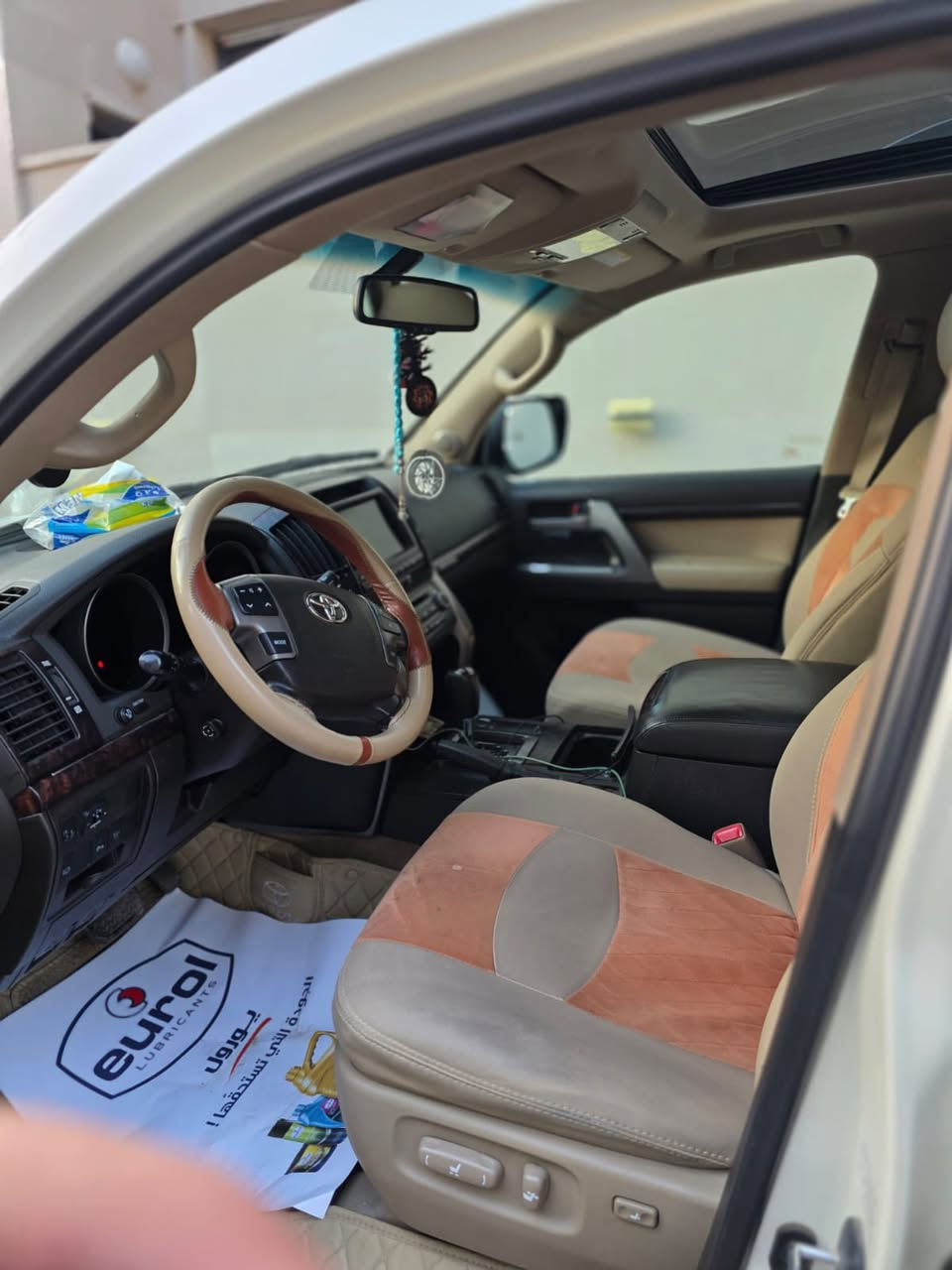 السلام عليكم
لاندكروز ستينية VX.R
موديل 2011
رقم سليمانية
 ماشيه ١٣٥ الف 
حادث جاملغ مبدل بلادي 
محرك لكزز ٨ سلندر 
مغلفه بالكامل، بصمات ، مري زراكات 
السعر 35 الف دولار وبيها مجال
***********
