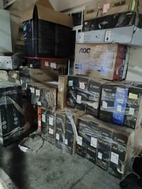 كمية شاشات المواصفات بيهم 280 فريم وتو كي وفل اج دي والاحجام 27 و32 و2...