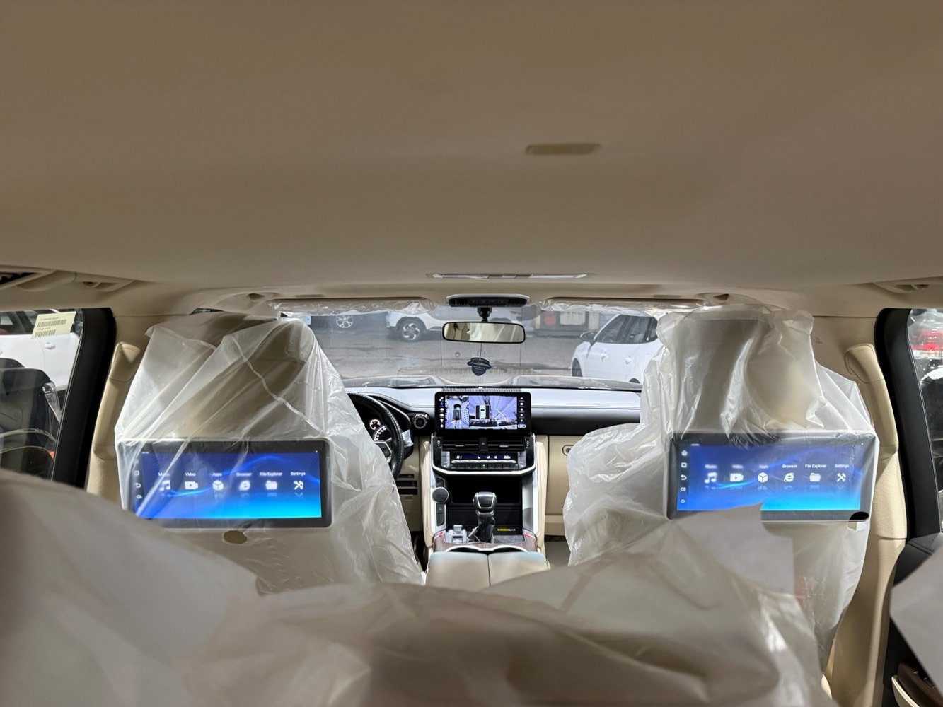 * لاندكروزر GXR لمتد بلاك ادشن 2024 رقم بغداد مستعمل 
* ⁠سعد العبيدي (7700637589)
* ⁠الموديل : 2024 
* ⁠الفئة: GXR / LIMTE بلاك 
* ⁠السعر (68.000 $) دولار 
* ⁠اللون اسود رقم بغداد 
* ⁠العدد (زيرو)داخل جلد (بيجي 
* ⁠محرك  6 سلند (4000) 
* ⁠لد شباك امامي 
* ⁠شباك امامي اسود بلاك 
* ⁠علامات البلاك الخمسة 
* ⁠ترايش ابواب اسود 
* ⁠كتابات اللمتد ولاندكروز الاسود
* ⁠سبايدر  خلفي شمعة
* دعاميات كت (لحاية) 
* ايرباك عدد (8)
* ⁠بصمة تشغيل بصمات ابواب عدد (5) 
* ⁠شاشة امامية كبيرة 
* شاشات خلفية عدد (2)
* ⁠كامرات عدد 4 (360 درجة) 
* ⁠فتحة سقف (سلايت) 
* ⁠كراسي الامامية كهرباء 
* كراسي الامامية تبريد 
* ⁠مقاعد (7) راكب دفع رباعي (4 * 4) 
* ⁠ثلاجة وسطية جنطة كهرباء 
* ⁠تشغيل عن شاحن واير ليس 
* ⁠حساس امامي خلفي 
* ⁠مري طي كهرباء ويل (20 انج)
* ⁠وباقي مواصفاتGXR المتد  البلاك المعروفة 
* ⁠السعر (68.000 $) دولار 
* بغداد - معارض النهضة - الشارع الثاني - شركة الخليج العربي هـ(***********)