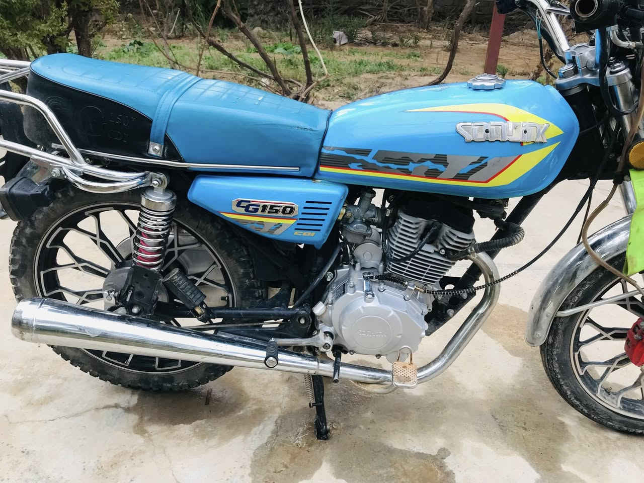 سيفات موديل24
أوراق موجوده

كهربائيات كلها شغاله(سلف .اشاير.كلوب .بك لايت ويه البريك الأمامي والخلفي .هورن)

دبلات شغاله 

كامله مكمله 

فقط نقص دشبول محترك

سعر الدراجه 650وبيها مجال بسيط  

مكاني ديالى الخالص 

رقمي:***********

(ما موجود خاص )
