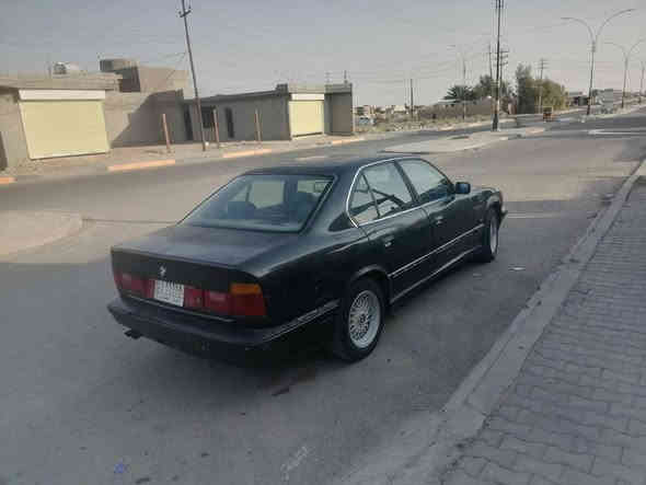 بي ام 525 مكينة كير نضيفات  راديتر  منظومة مي جديد  صدر خلفي امامي نضيف رقم انبار تحويل مباشر كهربائيات شغالة سيارة نقصها صبغ وترتيبات دواخل  مكان السيارة بغداد بياع.  اتصال ***********
