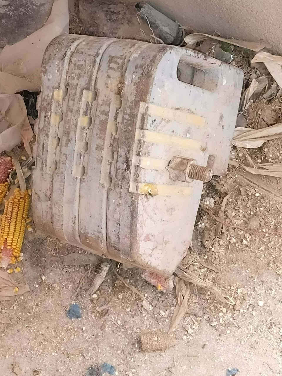 مكلف لحد يراسلني.
6 ثكالات للبيع 
‏‪0771 567 4841‬‏
