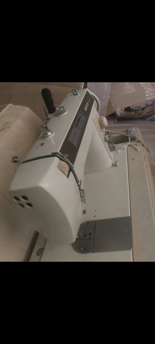 السلام عليكم من رخصه الامن المحترم اخوان مكينه ابرذر ياباني اسواق المركزيه مكينه اخت الجديده نظيفه حيل ماداخله تصليح بيهه بس الميزانيه انه لعبت بيهه وخربطتهه بس الله يشهد اريدهه امراوس امكينه صناعيه ونرهم على الفرق جزاكم الله خير


**إذا كنت صاحب هذا الإعلان وتريد حذفه لأي سبب، رجاءا أرسل رسالة إلى الدعم الفني**