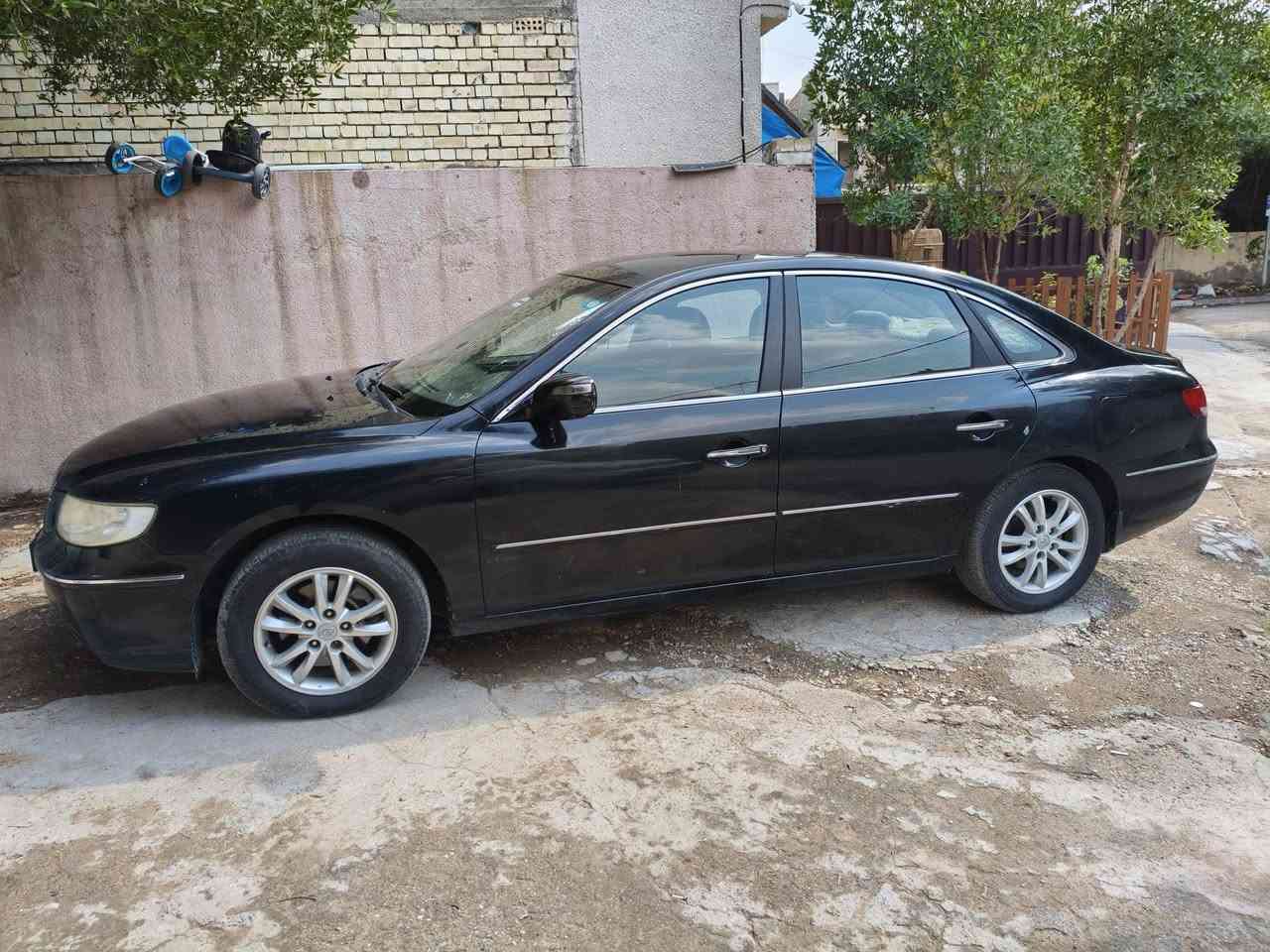 ازيرا 2010
محرك 2700 سته سلندر 
كرسي السايق كهرباء تدفئة كراسي 
السياره بدون حادث فقط باب السايق بيه بارد والجاملغ الخلفي بارد فقط لا غير
محرك مكفول نظيف 100%
السياره يرادله فقط ترتيب 
بدون حادث وبدون صبغ السياره 
87$ورقه
***********
