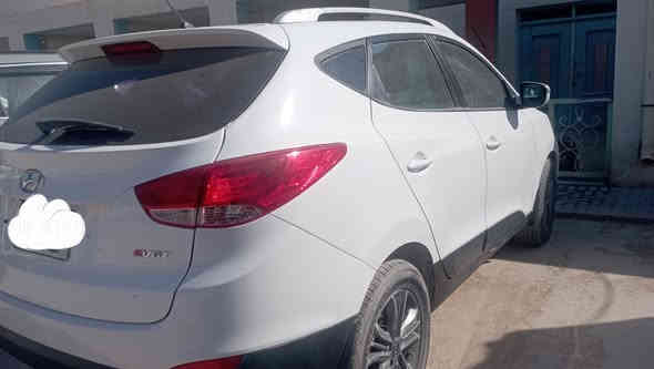 السلام عليكم 
للبيع فقط توسان خليجي 2014 رقم نجف سنويه لل 2027 
السيارة ماشية 73 الف حقيقي (دك جرس عند ١٢٠)
تحكم ستيرن ايرباكات سليمة تبريد قطعتين بانوراما 
السيارة بيها صبغ جاملغات الخلفية والتكم وتبديل قبق جنطة وقمارة
البجم كبس بدون اي خدش الشواصي سليمة بدون اي خدش
السعر 128 
للاتصال ***********
