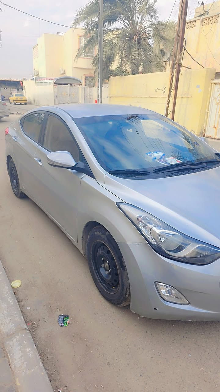 سلام عليكم 
سياره النترا أفانتي موديل 2014 
بيها فقط كص جنطة باقي مكفوله كير مكينه ذني مكفولات
السياره متؤمة شمالي طبق الأصل رقم الجديد الألماني
رقم الهاتف بي واتساب 
*********** 
سعر 53 وبيها مجال بسيط
