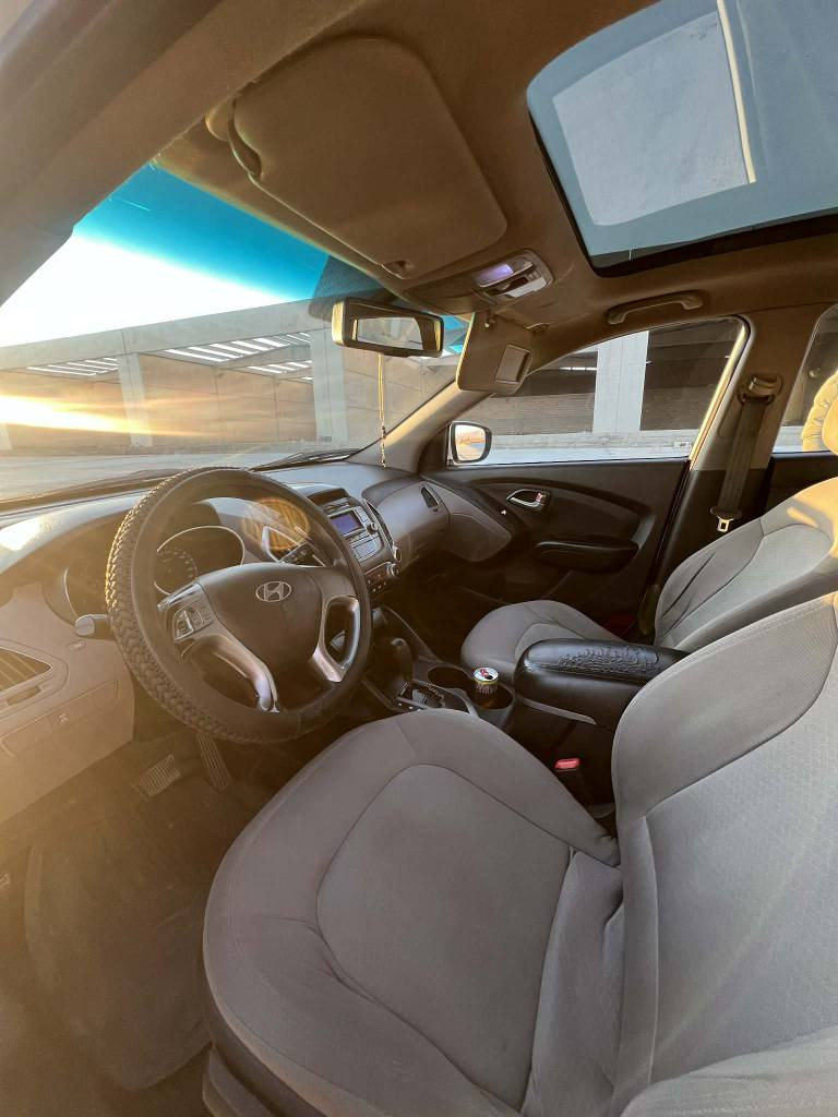 تکسون مودیل 2010 
بدون صبغ بدون حادث
کیر محرك تبرید کهربایات بشرط
بانوراما -ویل کروم/ 280 k ماشی
تحویل بشرط _رقم سنویە جدید 
سعر 133$ومجال _***********
مکان _ عقرە اكر, نينوى
