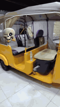 السلام عليكم تكتك للبيع رقم سنويه  طالعه ١٩ مصبوغه عام معمر بي الحوض بس سعر 6 ونص هاذ رقمي *********** اتواصل فقط
