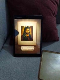 ايباد6شغال بس الشاشه مضروبه بس يشتغل مثل ما موضح سعره 75مكاني مدينة ال...