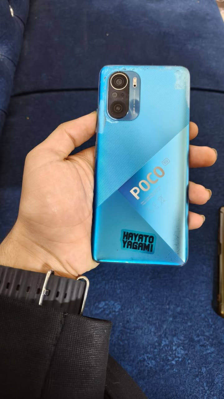 سلام عليكم بوكو f3 5G
موصفاته كلش قويه
يجي بمعالج سناب دراجون يدعم 90 فريم بالبوبجي 
كامراته ممتازه وتصوير يدعم ال 4k
شاشته اموليد بتردد 120 هرتز حيل سلسه تنقل بين التطبيقات كلش سريع
ذاكرته 128 رام 8 
جهاز كلش قوي وملك زمانه
عيوب الجهاز

بي خط بالشاشه ابيض بس ممأثر مثل ما تشوفون بالفيديو
بي طبع بالضهر 
والباقي كلشي مابي تجي تفحص وتروح.. 

السعر 100الف وبي مجال كلشي بسيط

رقم واتساب ***********
عنوان اربيل زانكو 99
