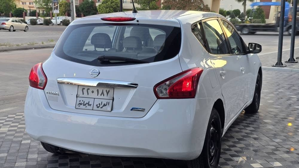 نیسان تیدا ٢٠١٥ خلیجی مەکینە ١٦ گێڕ و مەکینەی سێنترایە و سەیارەکە یەک دینار مەسرەفی نیە تەسجیل ئەوەک مەڕەیە یەک دەسە گێڕ و مەکینە و تەقە و ڕەقەی بەشەرتە 
دو چەمەلەغی پێشەوەی بۆیاخە بێ ناوگرتن لەگەڵ پەڵەیەک بە بۆنیدە و پەڵەیەکیش بە بەینی دەرگای سەکن هیچیان ناویان نەگرتوە و لەسەر سارد کراوە بە بۆیاخ بۆی هەیکەلی ئاوا جوان بێ ١٤٠ کم ڕۆشتوە 
سعری ٩٣ گەڵا و معامەلەیە کەم
*********** السليمانية, العراق
