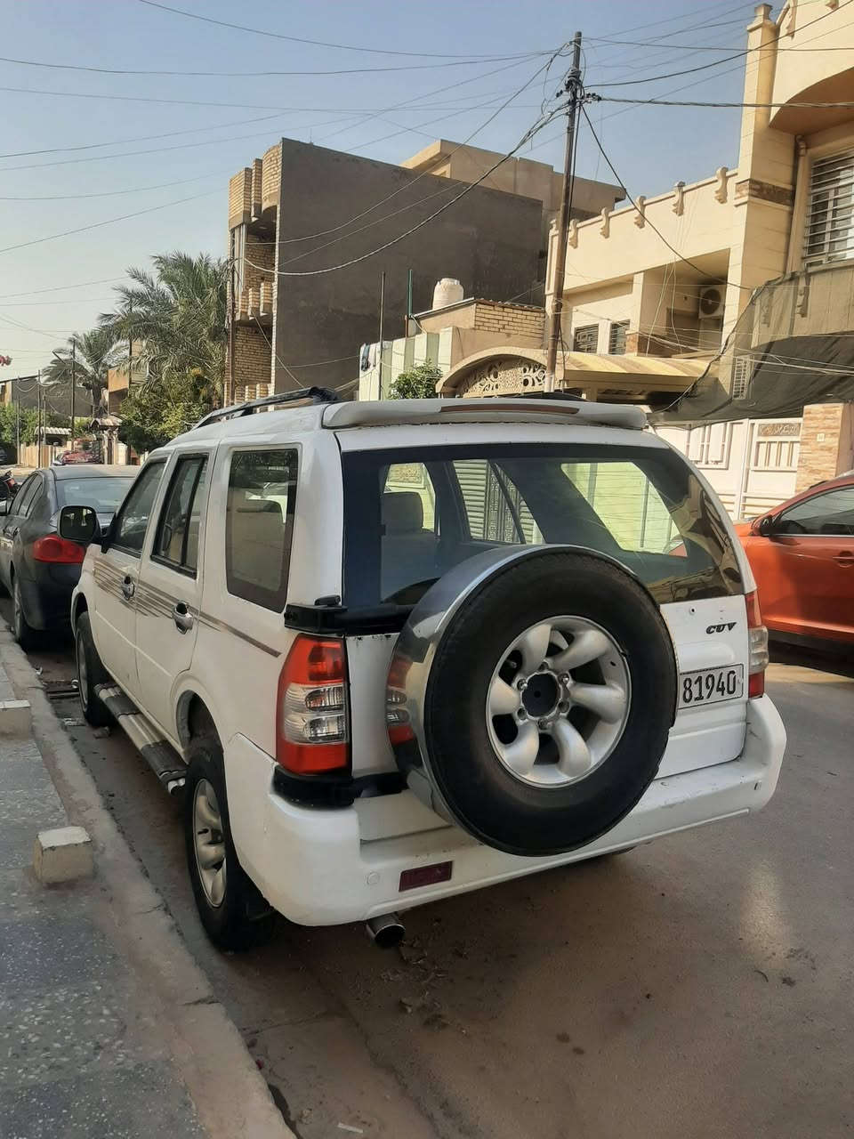 السلام عليكم 
للبيع (DAWN) كنو برادو صيني
محرك 4Y 2.4 
كير عادي 5 نمر 
كل كهربائياتها كاملة و شغالة 
سبعة راكب 
سبير تعليك 
رقم بغداد الجديد 
سنوية لل2031 
تحويل شوكت ما تريد 
السعر 45 و بيها مجال 
المكان بغداد الدورة الميكانيك 
للتواصل ***********
***********
