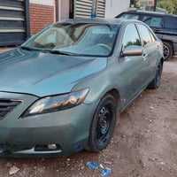 كامري 2008 وارد امريكي حادث باب السايق مصبوغ والباب الي خلفه والصفحة م...