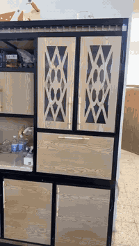 كاونتر للبيع سعره ٥٥٠ وبي مجال عنواني الكراده رقم ٠٧٧٦١٧٦٦٨٢٣بيع مستعج...