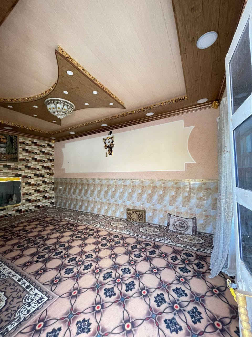 بيت للبيع مساحة 185 سند 25 يحتوي على غرفة وصالة ومطبخ وحمام داخلي وصحيات خارجية واستقبال وحديقة وساحة العنوان ال حمد نزلة شيخ سامي للاستفسار رقم صاحب البيت
***********
