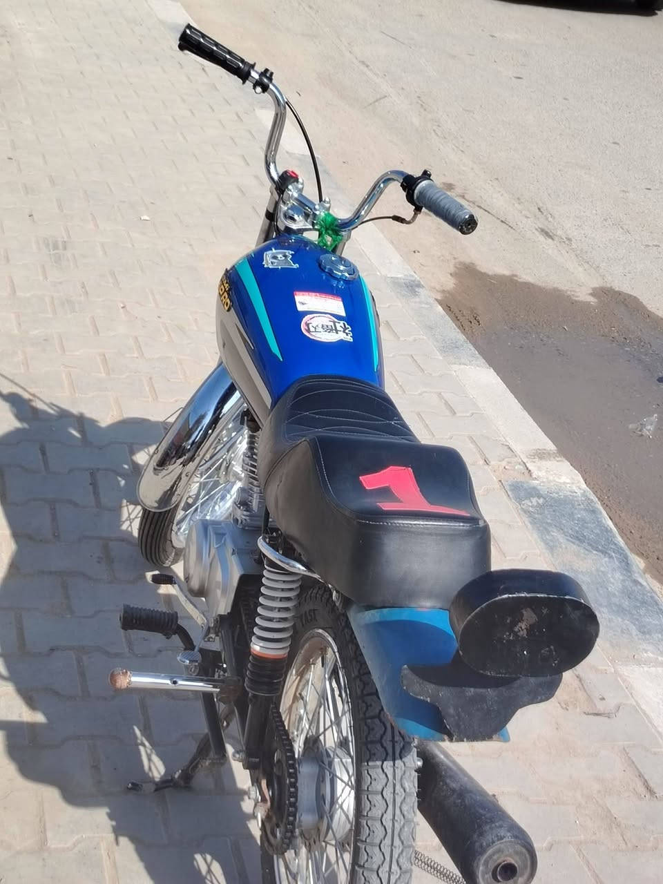 سلام عليكم دراجه للبيع اوراق اصولي شاصي 14وتعمير 25 دراجه نضيفه وخير من الله الشراي بي خير ويدلل وهاذه رقم راعيه***********
