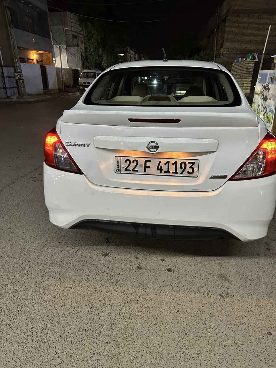 السلام عليكم نيسان سندي موديل 2016  سياره محرك كير مكفول مبدل صدر جديد تخم تاير جديد تدفه تبريد نقص بس دشلي ماشيه سياره 157 فقط حقيقي كامره اماميه خلفيه سعر 1000 بيها مجال بغداد سياره ***********
