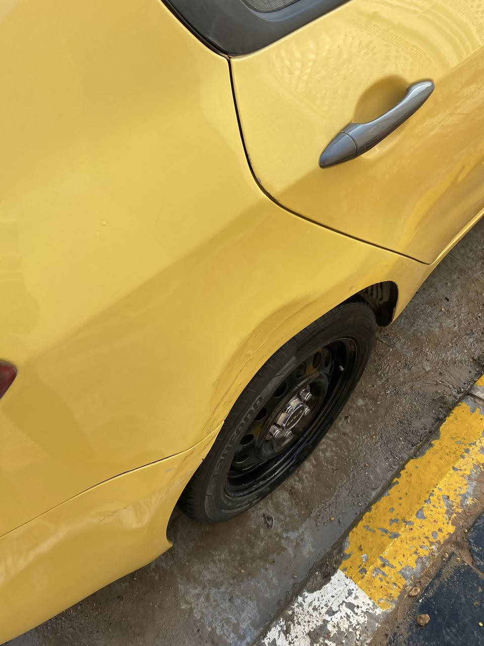 سيراتو 13 بيها بس قبق جنطه مبدل وكيرها يرادله تجفيت سعر 98 سعر تجفيت يوكع من سعرها باقي سياره مابيها شي سونار موجود والعطل هم موجود بالصور مكاني كربلاء رقم تلفون ***********  وبي واتساب
