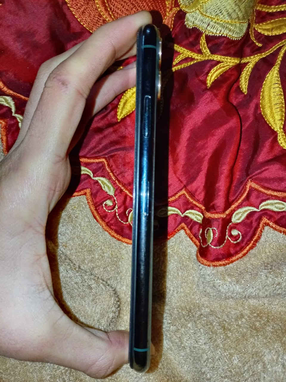 11pro max
ذاكره 256
بطاريه 100
تك سيم
مبدل شاشه 3 خيارات فيس ايدي متوقف
250 وبي مجال 
***********
