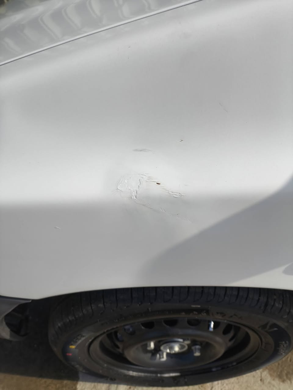 السلام عليكم سايبه موديل 22 هزه جديده غرامات مصفره بلاديه بيها بارد موضح لكم تخم تاير جديد صدر امامي خلفي جديد باتري جديد كهربائيات كلها شغاله عنوان بغداد حي البتول السعر 65 بيها مجال بصيط ماشيه 75. ***********
