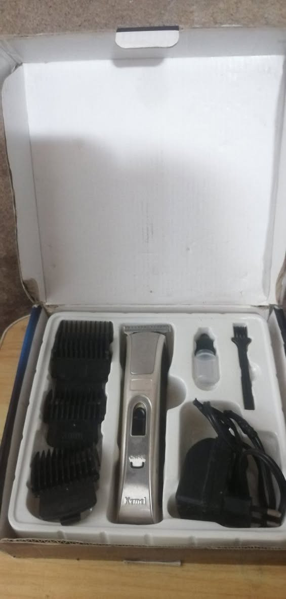 السلام عليكم غراض بسعر مناسب مكينة حلاقة اصلي كوري 🇰🇷  ديجي بلوثوت  كامرة شغال حاسبات حجم كبير اصلي مكرفون يرهم على حاسبة او ديجي راوتر حجم صغير كلهم 15


**إذا كنت صاحب هذا الإعلان وتريد حذفه لأي سبب، رجاءا أرسل رسالة إلى الدعم الفني**