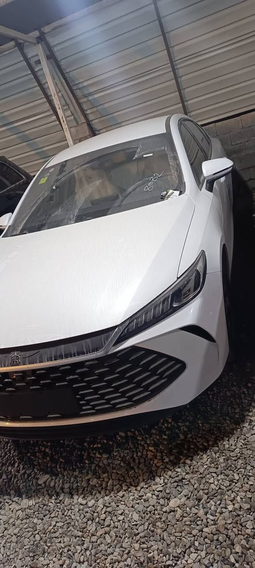 سلام عليكم
بي واي دي موديل 25 زيرو 
داخل أبيض 
السعر 19500
الستفسار ***********
