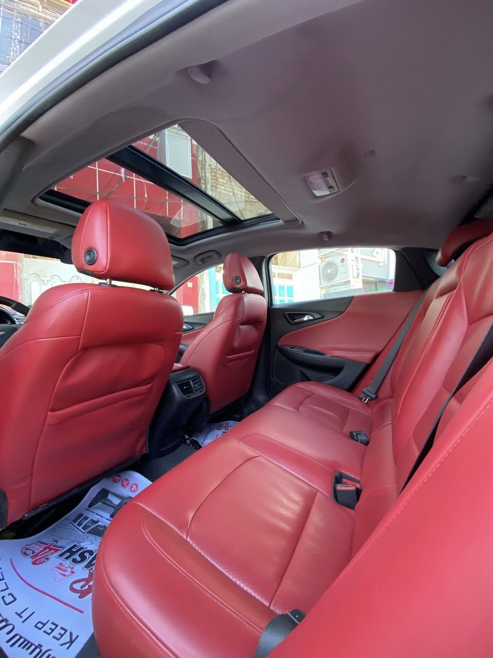 السلام عليكم شباب 
ماليبو Lt2للبيع موديل ٢٠ ماشيه ١٣٠ حادثه موضح بالصوره السياره حلوه وكاعده وكولشي شغال بيها وكدامك بالصور سياره مال جناي مداريها السياره حيل بانزين كله محسن ودهن كله اصليي تجي وتشوف نضافتها السياره بيها دحجات من برا تجي وتشوف بعينك تبريد وتدفه فولللل السياره بيها هواي مواصفات وحلوه حداديتها نص عمر يعني اني فحصتها ومتكلف هواي والله شاهد  السياره مال جناي بس يرادله ادامة للحداديه اتصل على هذا الرقم وافهمك اكثر ***********سياره حره رقم بغداد مشروع وطني غرامات ماكو مصفره مابيها ولا عيب السعر ١٢٠ وبيها مجال قليل والي ياخذها بالعافيه عليه
