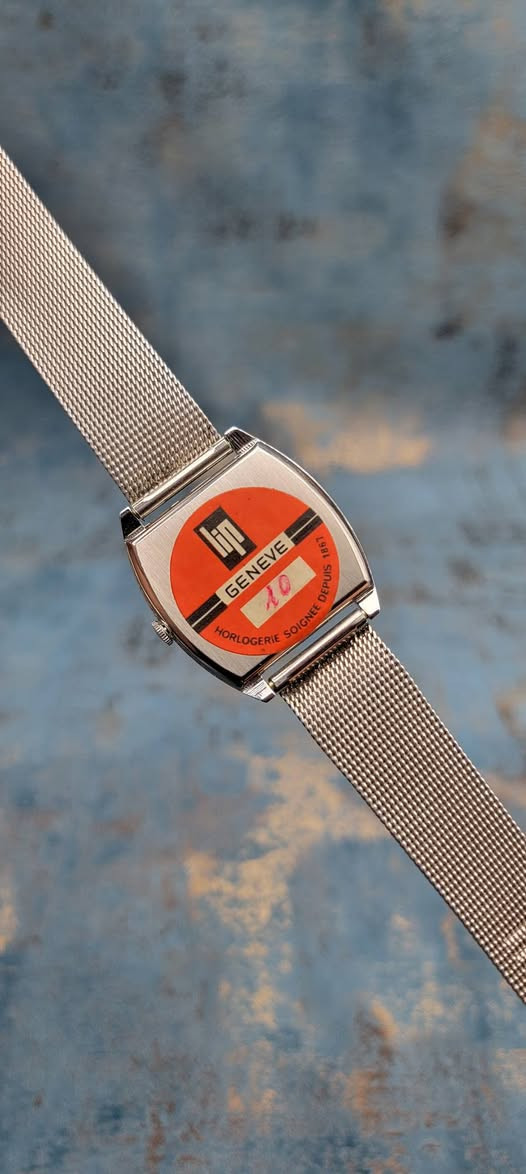 من تحف القطع السويسرية 
EDELE 
تعمل بنظام التكويك ثنين ميل 
أبعاد ٣٢ *٣٦ مم 
وبنظافة ممتازة 
السير حصيرة يلبس اي قياس 

السعر ١٦٠ الف دينار 

*********** 

#elgin #seiko #watches #OMEGA #longines #edele #casio
