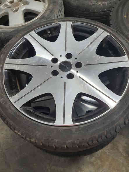 وياله حاويه للبيع فقط  جمله مفرد بدون مراوس مكان كوفه شارع المطار القديم ***********
