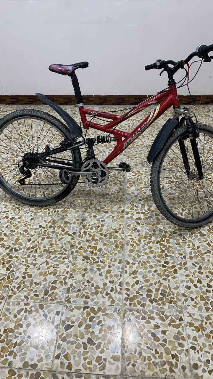 السلام عليكم بايسكل 
يباني  دبلاات امامي وخلفي 
دبل كير امامي و خلفي 
 مكينه جديده 
بريكات جديد 
 والبسيكل كدام العين  
عنوان موصل حي حاوي الكنيسه 
سعره 90 وبي مجال 
رقم 

0771 9583401
