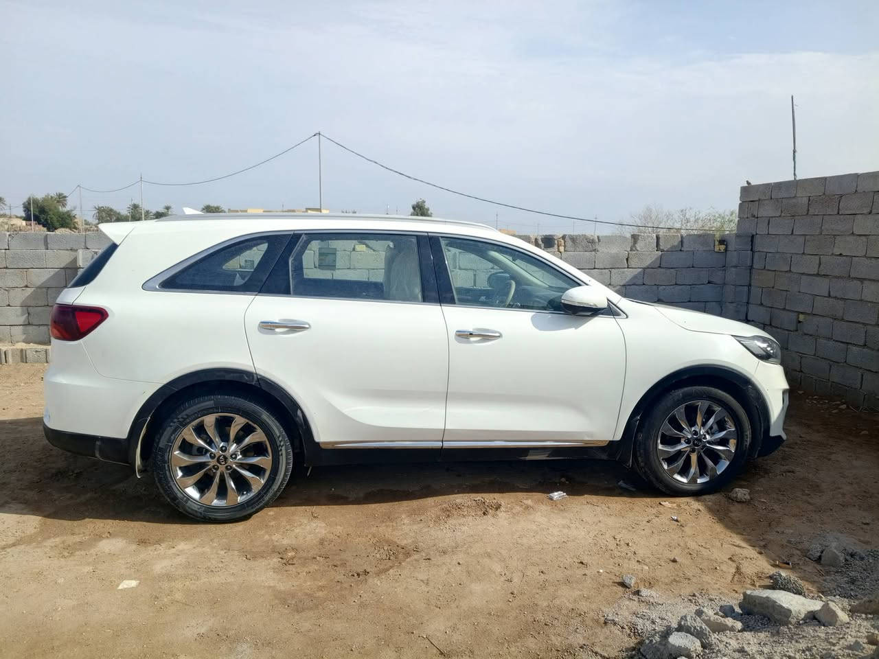 للبيع كيا سورنتو موديل 2020 رقم بغداد تحويل مواصفات سياره خليجي مكفولة عامه  فول مواصفات ماعده فتحه  محرك 6استندر سبعه راكب سايدبريك دگمه جنطه شفط مرايات شفط شاشه كبيره خمس كامرات تبريد 3 قطع الااستفسار رقم الهاتف *********** مكان سياره ذي قار قضاء سيد دخيل
