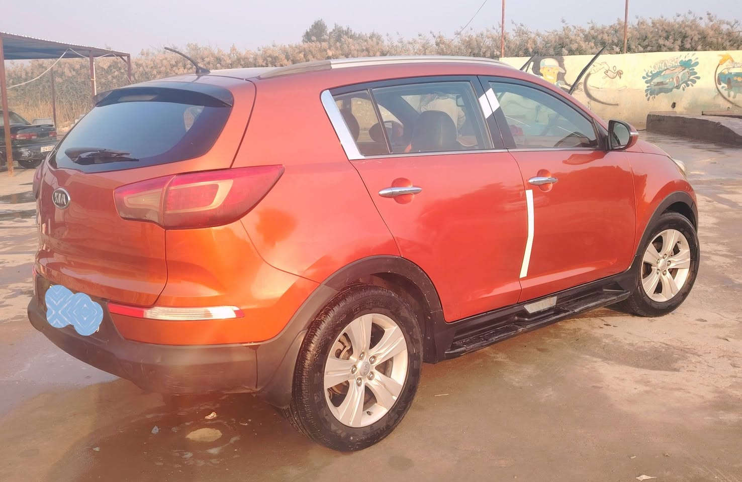كيا سبورتج خليجي للبيع موديل 2012 - محرك 2000
رقم بغداد انكليزي الجديد بأسمــــي وتحويل مباشــــــــر
صبغ قطعتين فقط باب خلفي وجاملغ تجي تفحص كلشي 
( محرك  -  كير  -  صدر  -  تبريد  -  تدفئة ) خير من الله
مواصفات (كرسي كهربائي - إشارة بالمرايا - مرايا شفط -
فتحة سقف بانورامـــــــا - كاميرا خلفية - تحكم استيرن)
مكانها /  بابل - جبله  -  سعرها / 135 ورقة وبيها مجال
للإستفسار الاتصال على الرقم ***********

