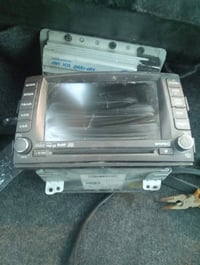 شاشه سوناتا 2010للبيع شغاله وجاهزه 07723769985