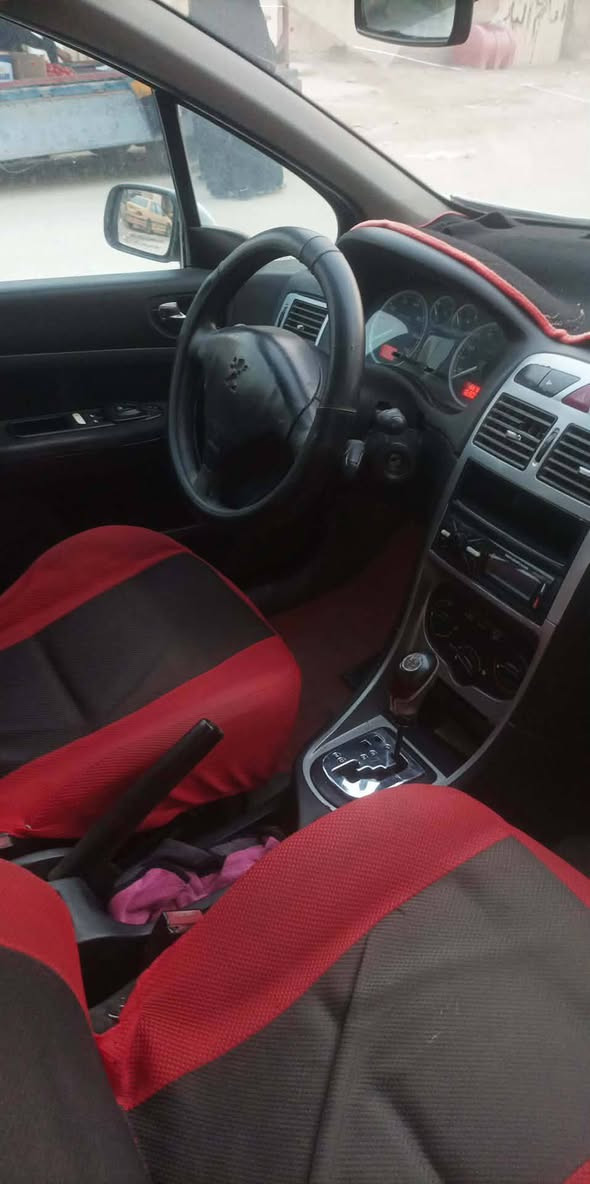 سلام عليكم سياره بيجو فرنسي 307  مديل 2004  رقم نجف  السعر 40  ***********
