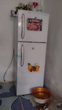 ثلاجة • نظيفة • ١٢قدم