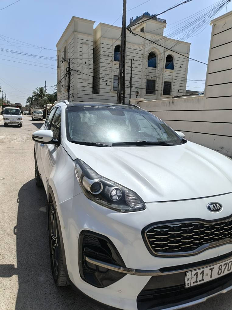 سلام عليكم سبورتج للبيع 
موديل 2019 خليجي 
جي تي لاين فول للاخير رقم بغداد 
بيه باب وجاملق أمامي صبغ فقط باقي مكفول 
اسعر 174ورقه قفل
عنوان بغداد 
اتصال *********** بغداد, العراق
