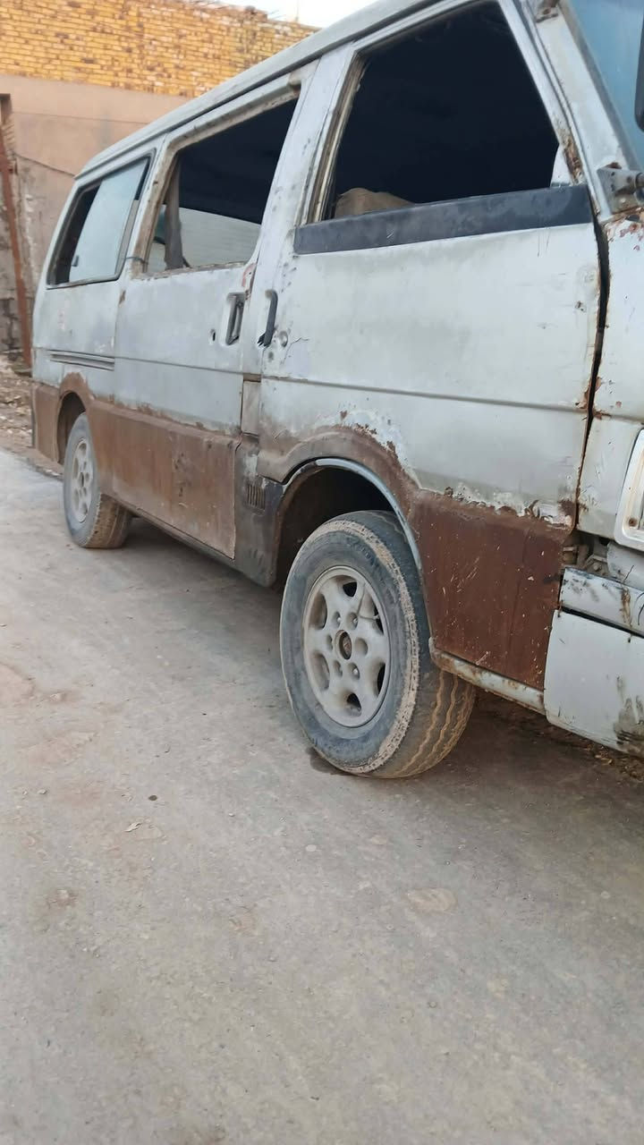 للبيع كيا بستا تفصيخ مكينه جديده  و كير واكسن جدد باور كله جديد رقم احمر كوم حديد السعر ١٠ وبيهه مجال مكاني بابل رقم ***********
