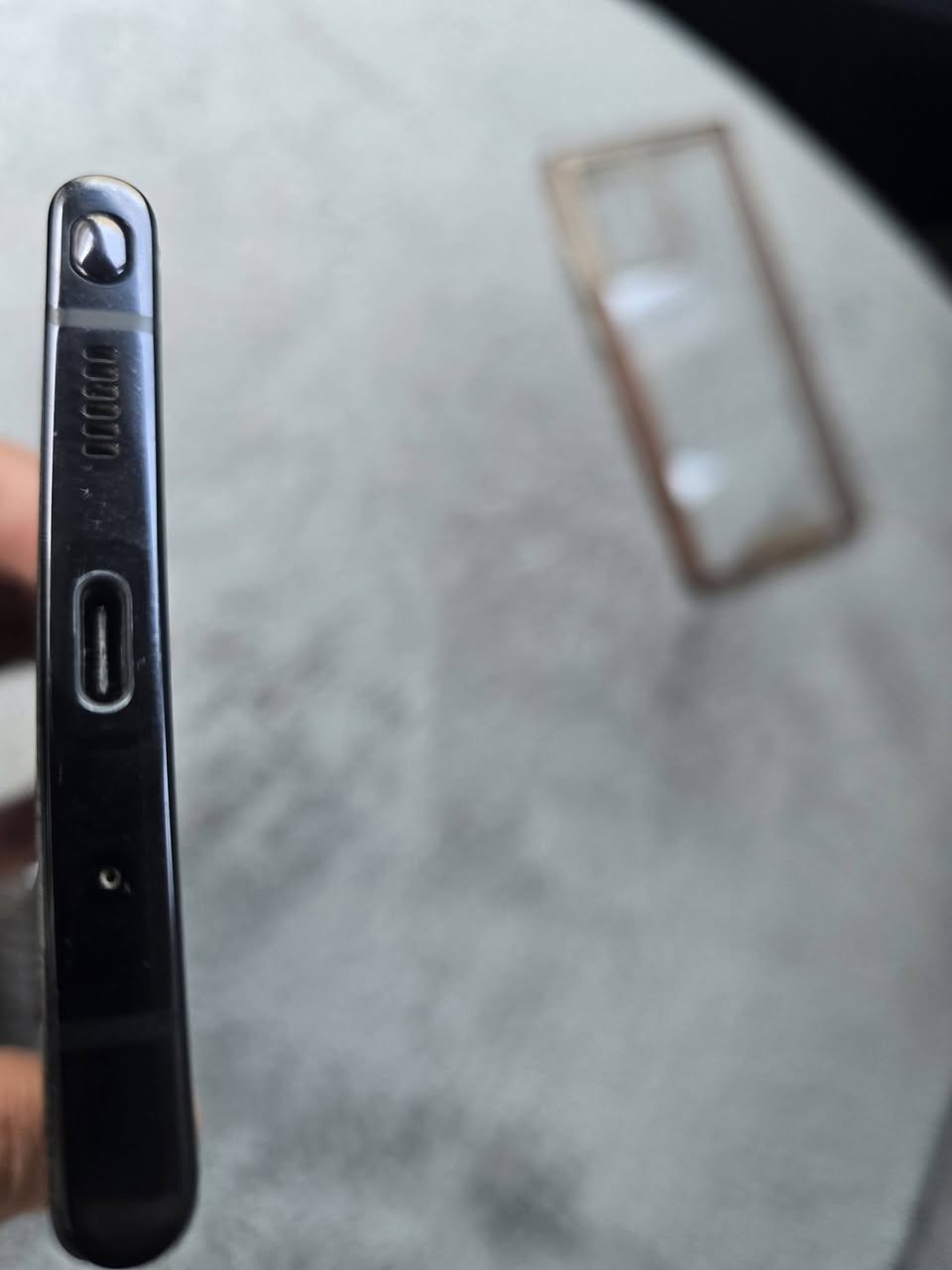 السلام عليكم
نوت 20 الترا ذاكرة 256 دبل شريحة 
جهاز كلش نضيف ومابي اي عيب 
السعر ٤٠٠ مكان بعقوبة ***********
