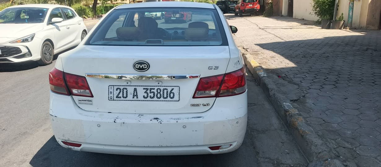 سلام عليكم بي واي دي جي 3 سياره بلاديه من كهربائيات تبريدها ثلج  كير محرك كفاله سياره عوزها بس هلالات بيها خياست عندي كاصلهن هلالات ودوس موجودات بس عندي ضرف واريد ابيع سعر 48بيها مجال للطيبين مكاني سبع البور أو شعله ***********
