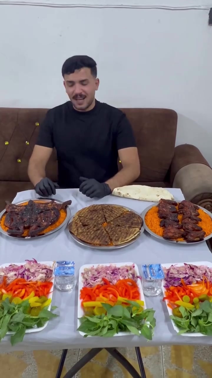 عرض يوم الاربعاء 
يم   مشاوي شيف علي
الدجاجه ب.   9
نفر الاجنحه.  7
عرايس لحم.      4


**إذا كنت صاحب هذا الإعلان وتريد حذفه لأي سبب، رجاءا أرسل رسالة إلى الدعم الفني**