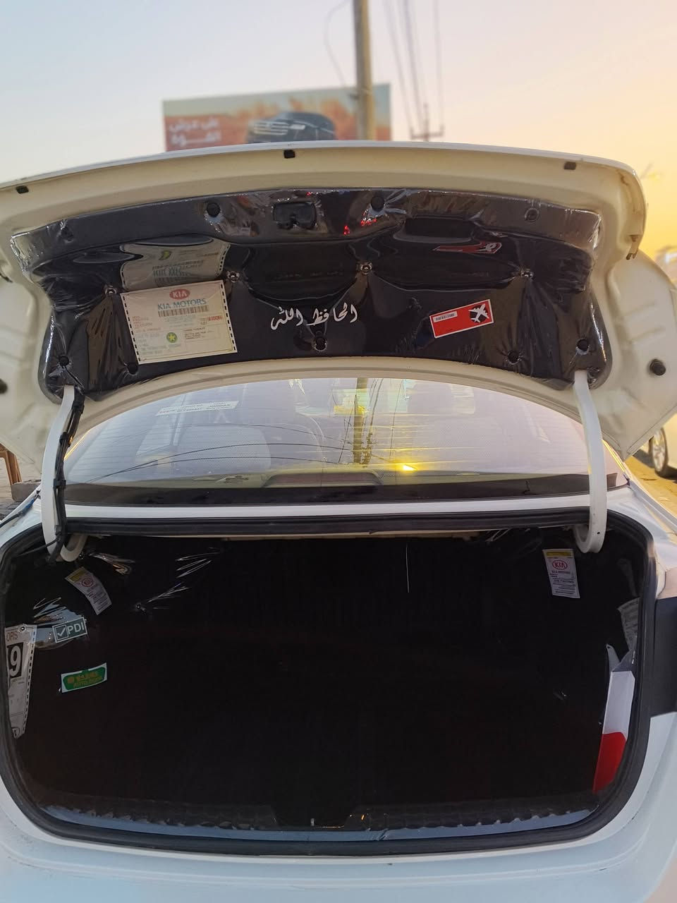 سلام عليكم سياره اوبتما وارد كوري  مديل 2012 سياره شوفت عينك مال جناي كشنات جلد اسود كشنات دواخل بعدهن وكاله بس اني سويتله دوشمه حفاضن على ارضيه وكشنات وشغلهن على بلاد حفاضن عليهن تخم تاير جديد حديد 100/100 تبريد بيه بصمه سياره قراض كله مختم وكاله ما شدله تجاري بصمه مو سويج من تتقرب يمها ترحب تبريد قطعتين وبيه 3أنضمه مال سياقه مكينه خير ومن الله كيرها يخبل توني حاطله دسكات جديده ابو ضمان ابو مصلحه يعرفه ستخدم  ماي احمر أصلي تحكم ستيرن جهتين سياره الله شاهد احله من صور ومال بيت لا تكسي ولا غيرا كتاب فحص موجود بلمنشور  مكاني بصره مقابيل سجن حمدان رقمي ***********متواجد واتساب فقط سعر 135وبخدمت شراي
