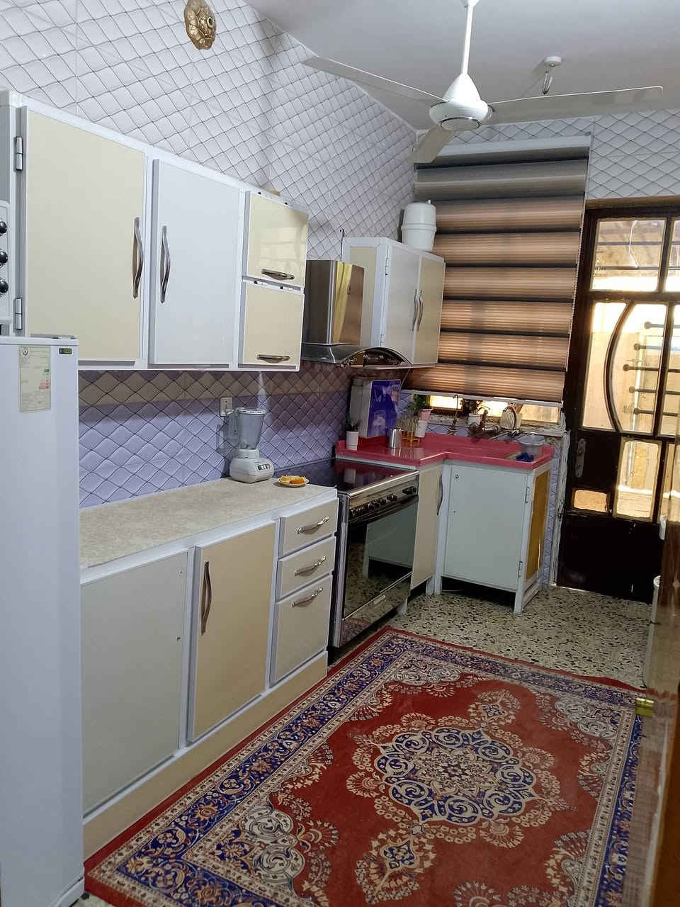 دار للبيع
طابو صرف المساحه 130متر 
( واجهه 6.5 . النزال 20)
طابق واحد يتكون من ،
غرفه نوم (٤*٥)
حمام (٢*٣) 
هـــــول (٥*٥)
استقبال (٣.٥*٦)
مطبخ (٢*٤)
صحيات خارجيه 
للاستفسار الاتصال 
***********
