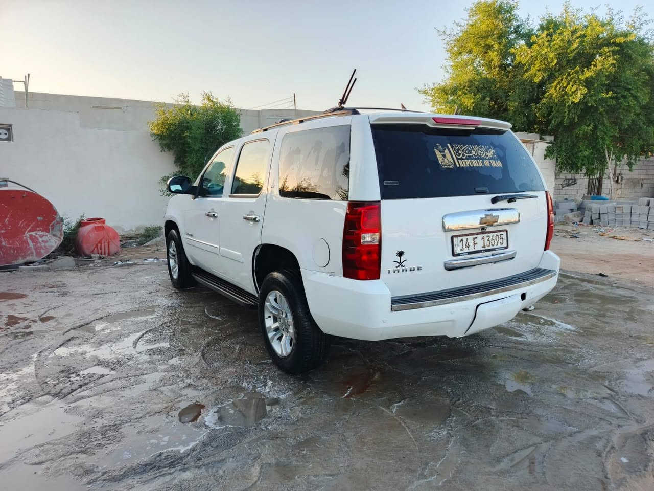 سلام عليكم تاهو موديل 2007 مكينه وكير جدد 

طخم تاير حداده طوبه كهربائيات كله شغاله 

غرفه جديده وارد كندي بيه مدكر امامي بيه صبغ فقط 

رقم بصره دولي وراعيه جاري مكاني بصره 

*********** سعر 180 وبيه مجال للشراي
