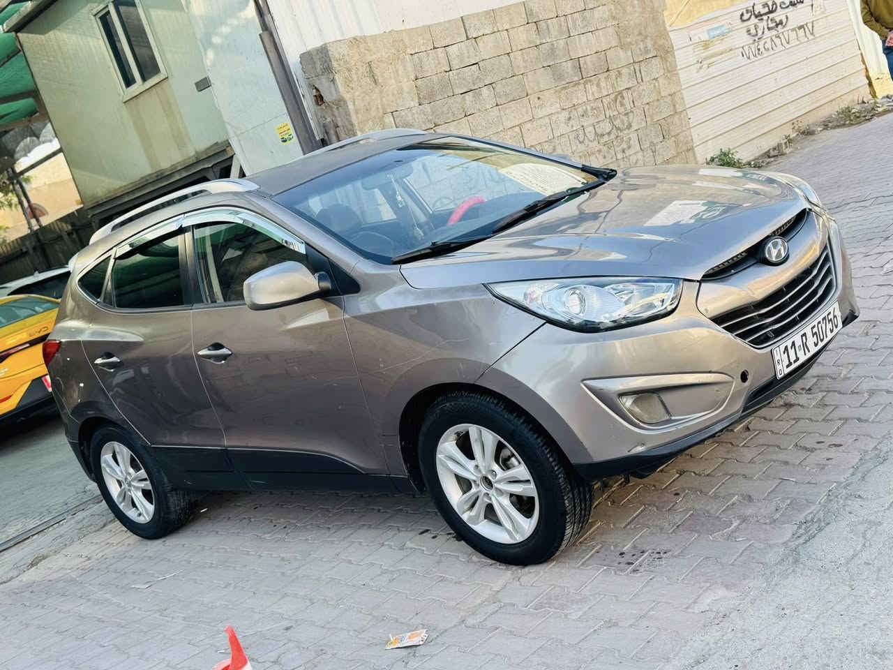 سلام عليكم (بيع او مراوس حسب قناعة)
ماشية 136

توسان 2011 امريكي كفاله عامه من صبغ فقط البنيد 

بدون ايرباك بدون دواخل بدوان شاصي 

مكينه دوش 2000 مواصفات نص فول 

كير مكينه مكفوله تخم تاير جديد قبل سبوع مشدود صدرها 80‎%‎ غرفتها 90‎%‎ 

رقم بغداد انكليزي تحويل مباشر 

مكانها بغداد 

للاستفسار على الرقم 

***********
