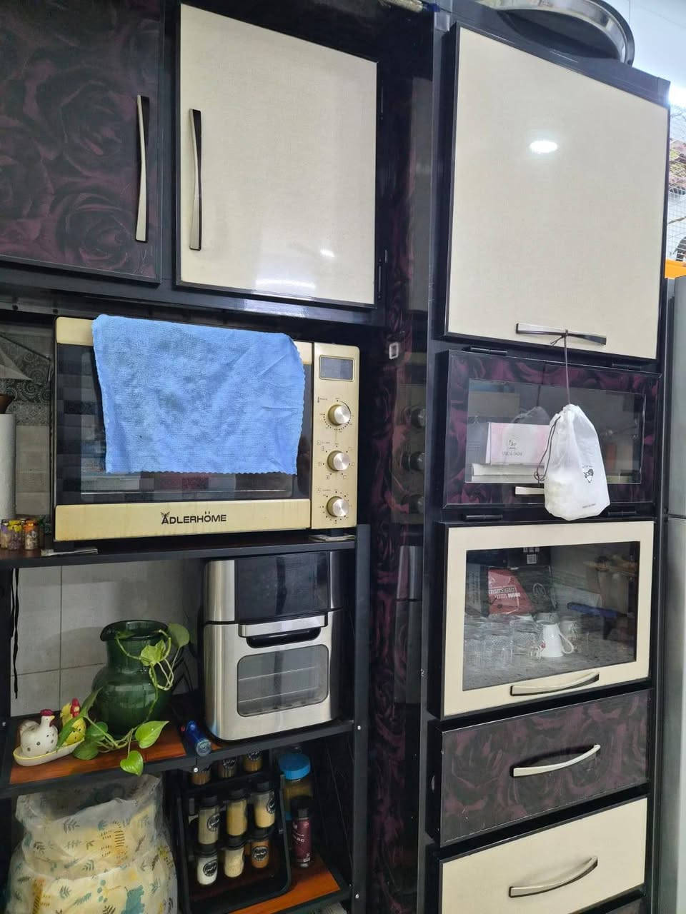 للبيع بدون الستاند ب ٤٠٠ حي الجهاد للاستفسار ***********
