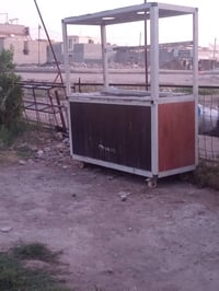 مكينه شيش كص +ميز عارضة يوجد فيه ٣ طباخات السعر٢٠٠وبيهن مجال للاستفسار...