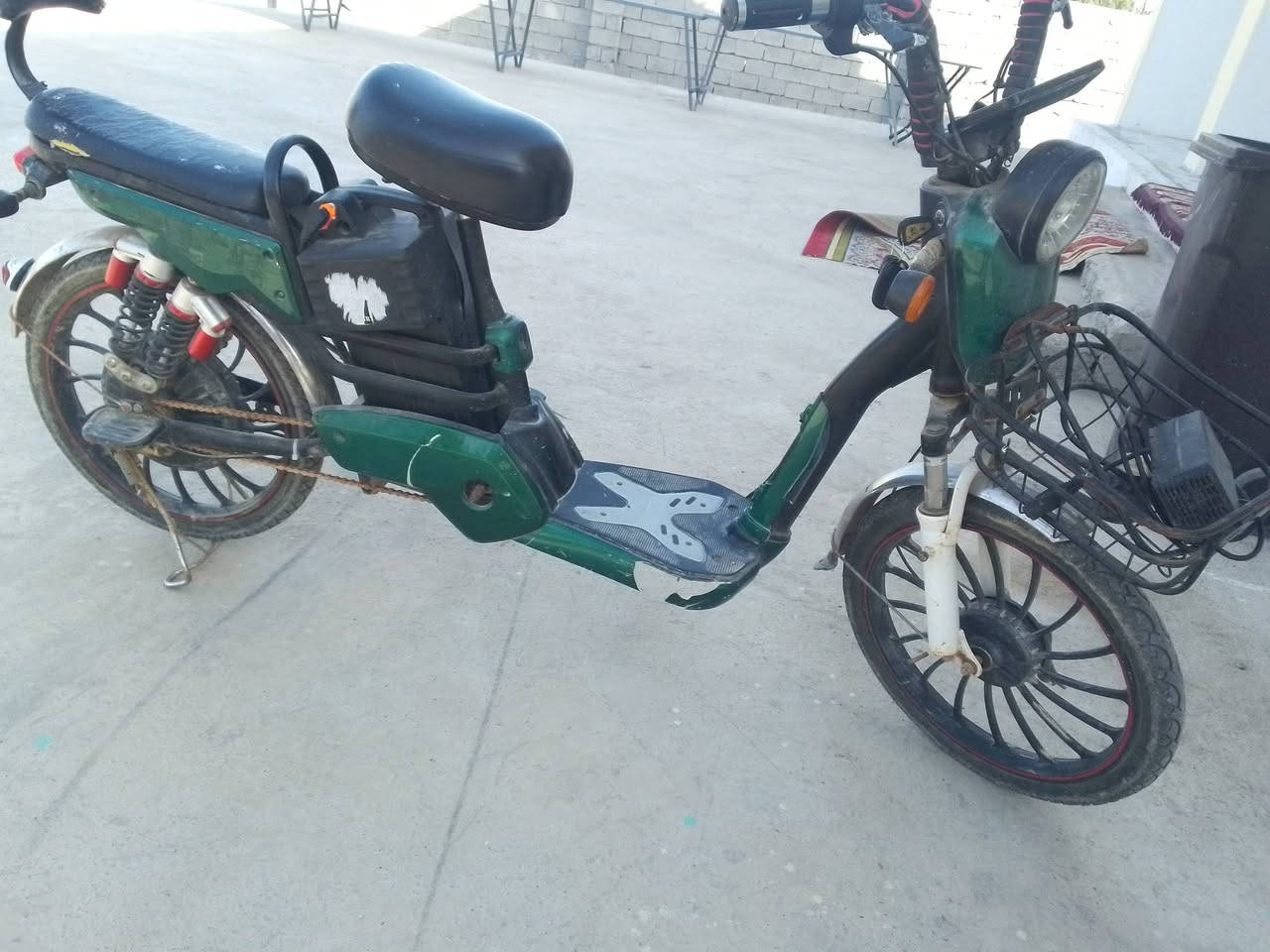 بايسكل شحن  بطارية ميتة  السعر 150 وبيهة مجال  
***********
